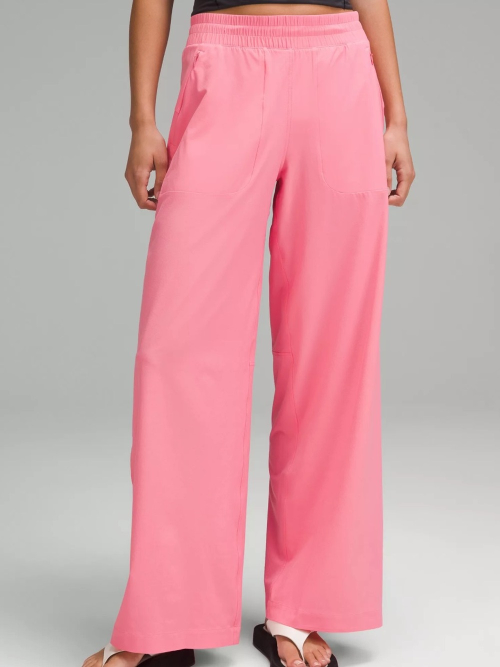 * | Lululemon | Swift Mid-Rise Wide-Leg Pant. Size 6.